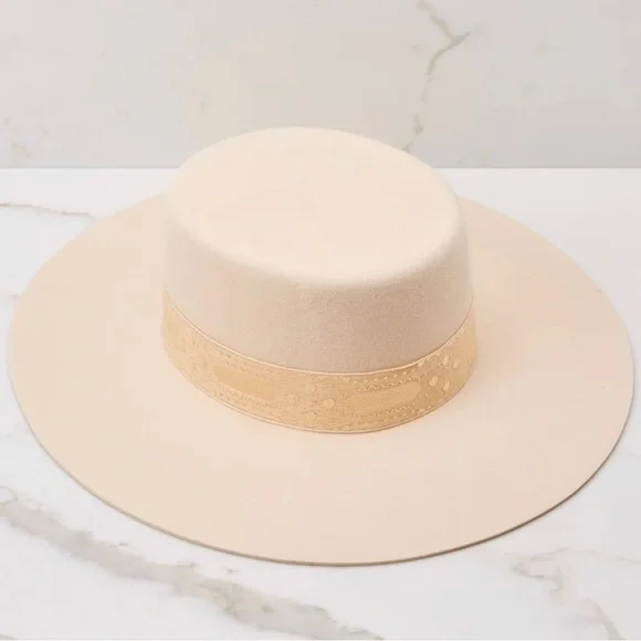 NWT Lack if Color Sierra in Gold LACK OF COLOR Sierra Cream Gold Wide-Brimmed Boater Hat 100  main image 4